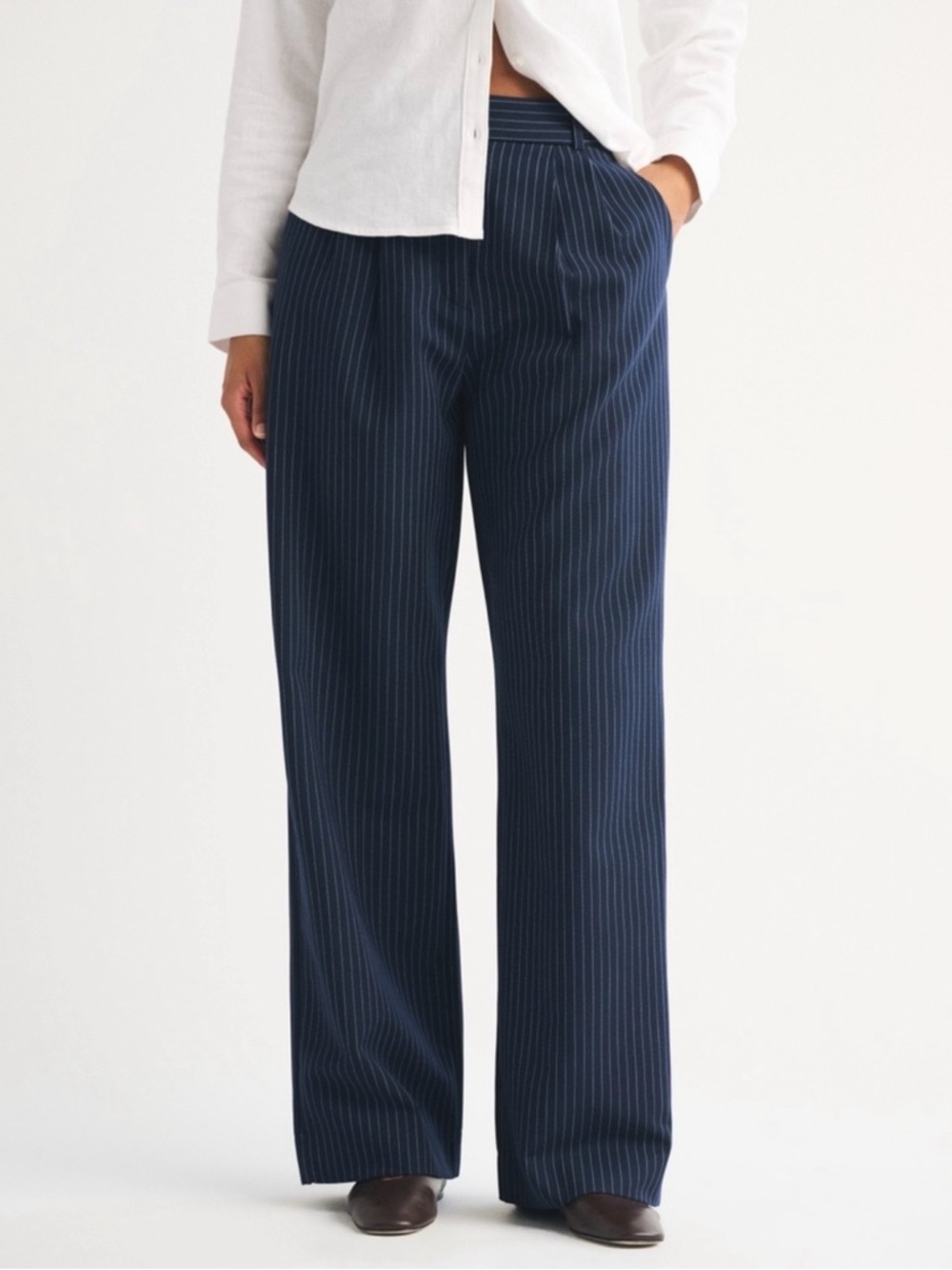 NWT Abercrombie Curve Love A&F Sloan Tailored Wide Leg Pants in Navy - 27 Short